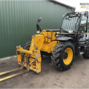 2019 JCB 535-95 telehandler with 3.5-ton lift capacity, 9.5-meter reach, and EcoMAX engine for high-reach construction and industrial applications.