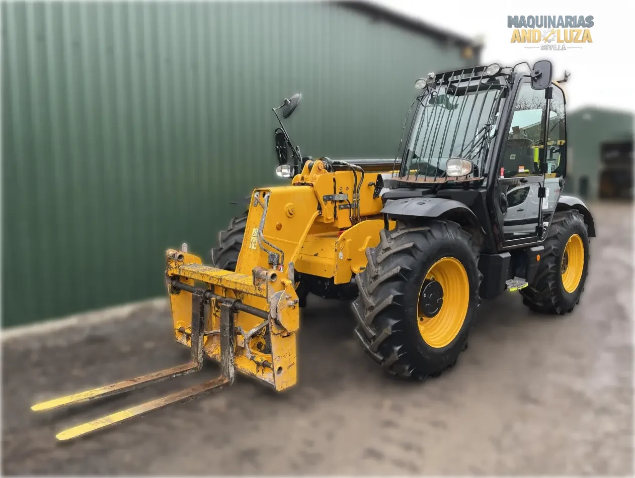 2019 JCB 535-95 telehandler with 3.5-ton lift capacity, 9.5-meter reach, and EcoMAX engine for high-reach construction and industrial applications.