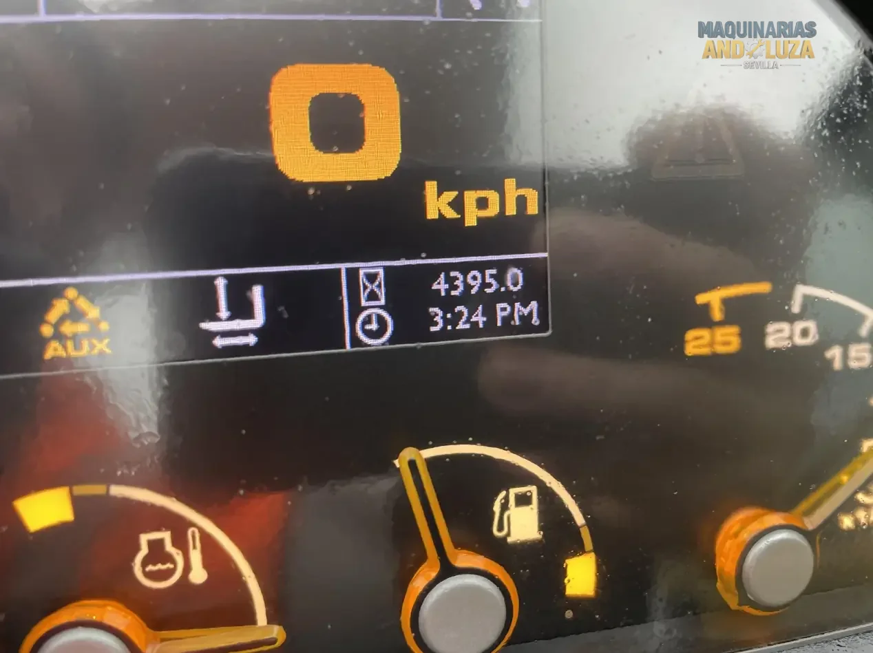 2019 JCB 535-95 telehandler with 3.5-ton lift capacity, 9.5-meter reach, and EcoMAX engine for high-reach construction and industrial applications.