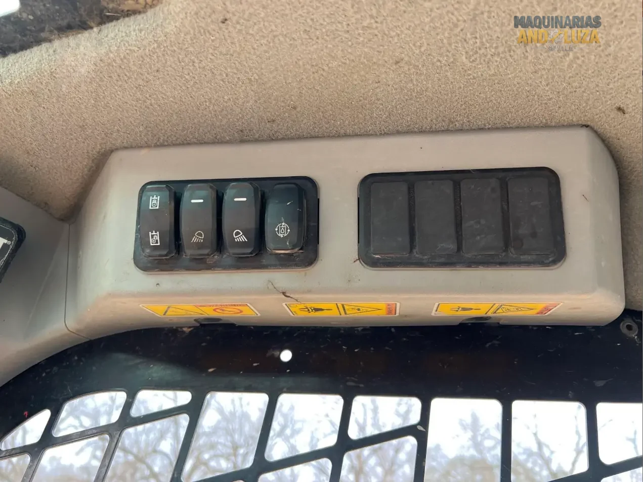 2021 Caterpillar 226D3 skid steer loader with radial lift design, redesigned cab for comfort, and Smart technology for high-performance grading and loading.