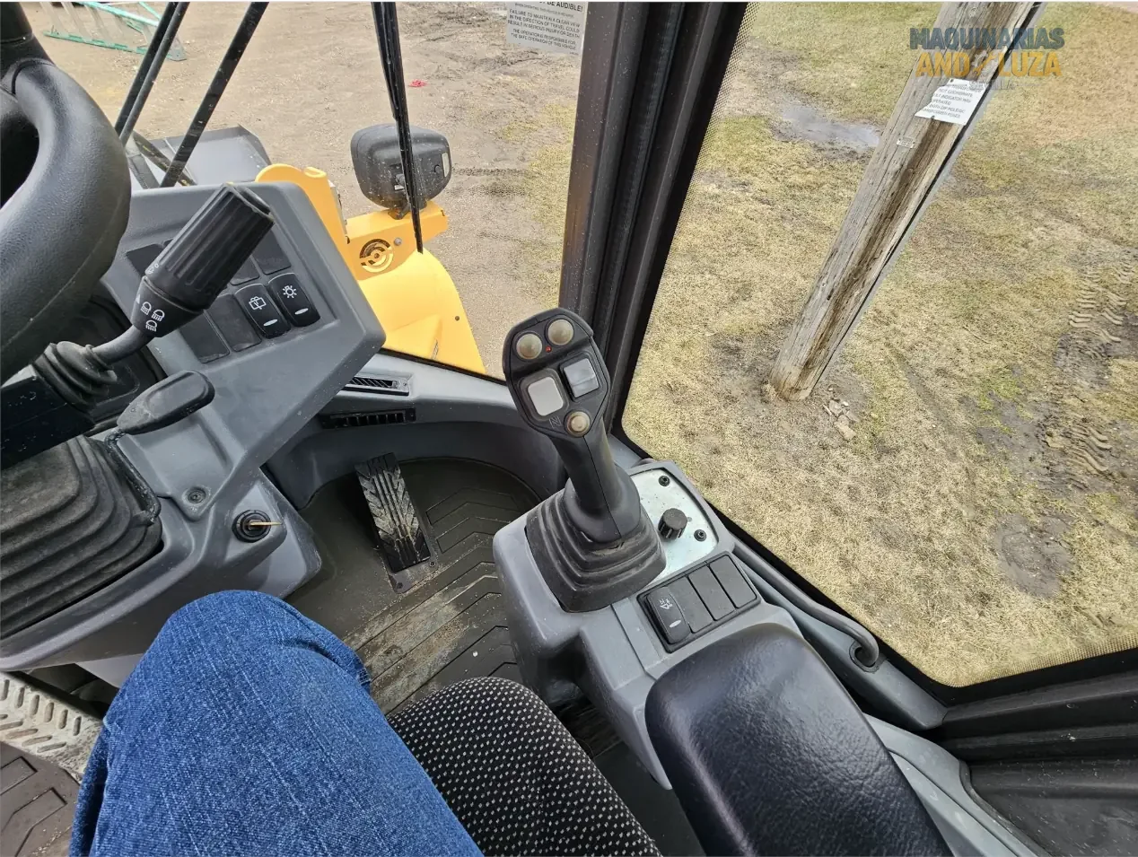 2021 Volvo L30GS compact wheel loader with articulated steering, high-speed portal axles, and Z-bar linkage for efficient material handling and loading.