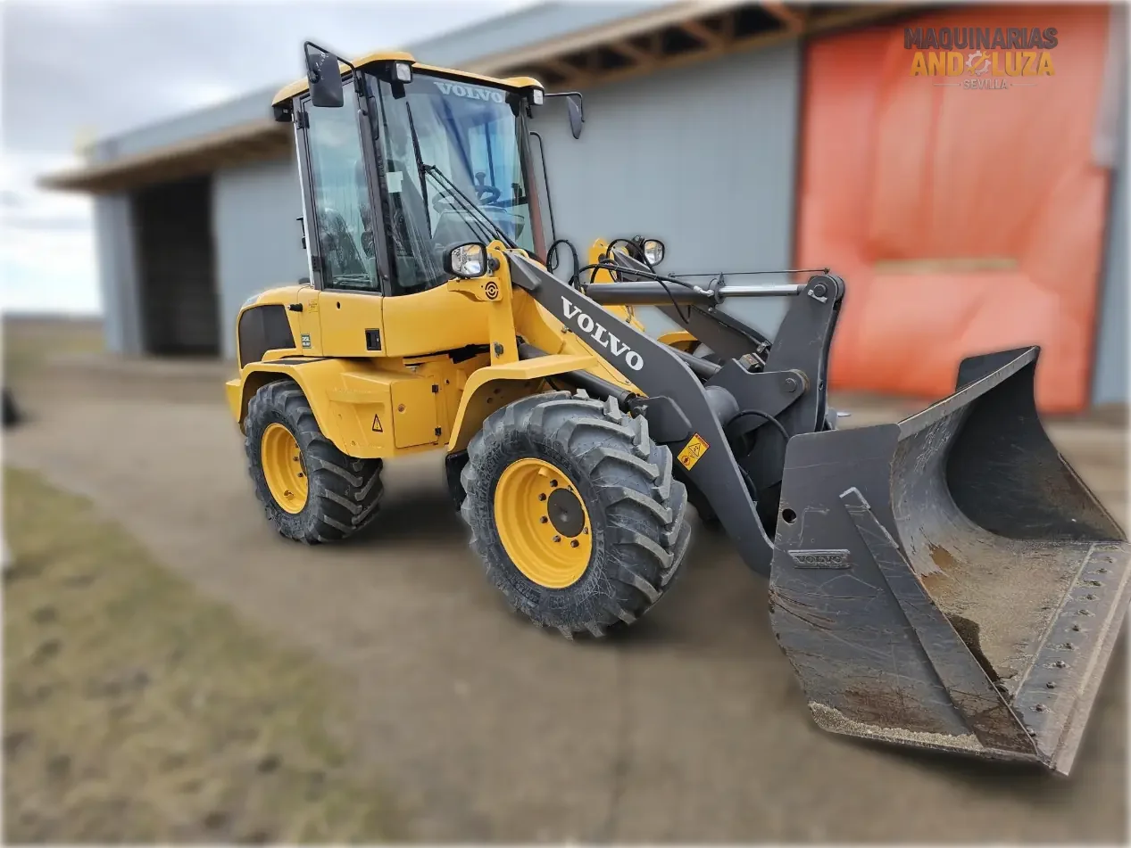 2021 Volvo L30GS compact wheel loader with articulated steering, high-speed portal axles, and Z-bar linkage for efficient material handling and loading.
