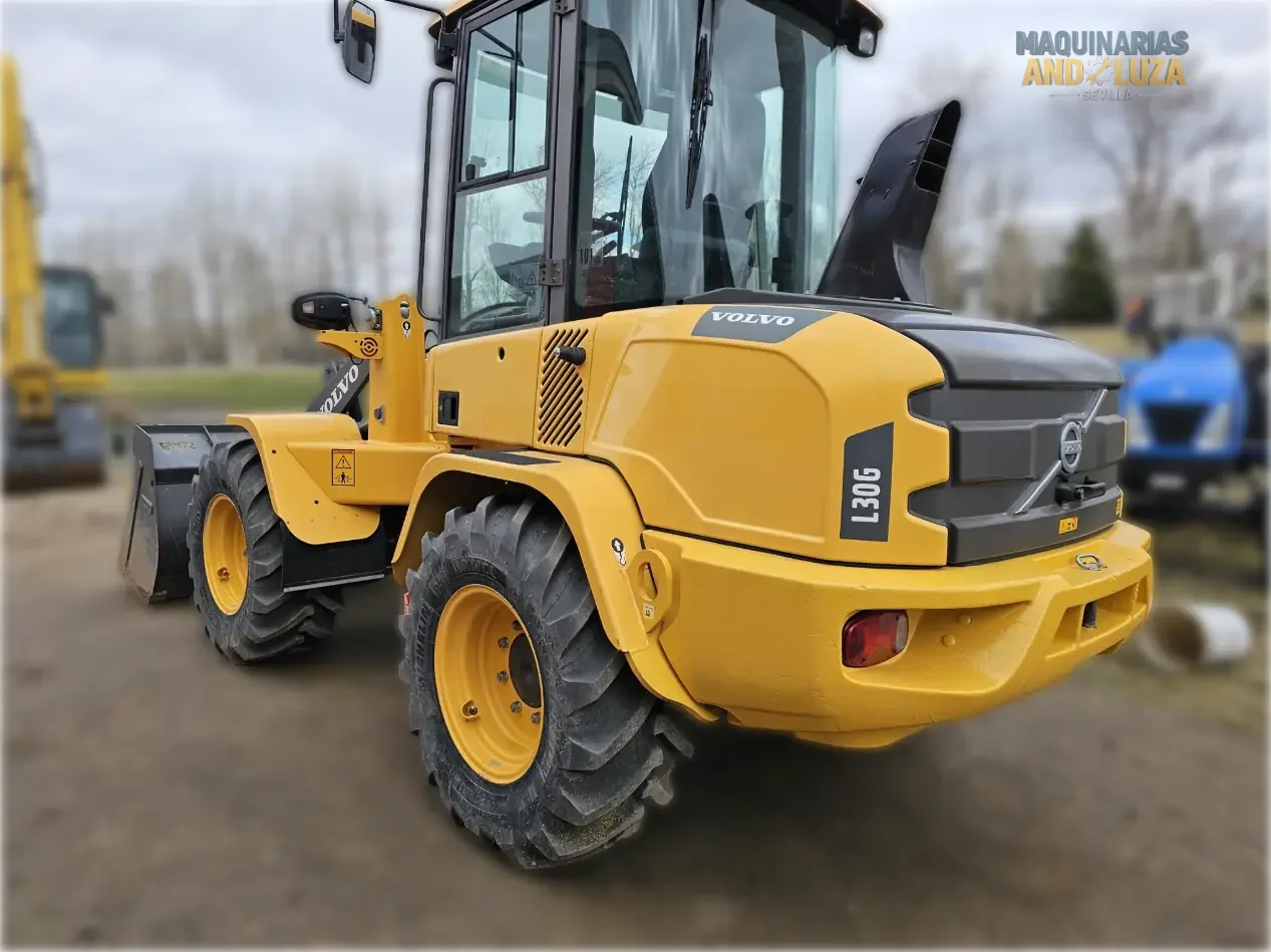 2021 Volvo L30GS compact wheel loader with articulated steering, high-speed portal axles, and Z-bar linkage for efficient material handling and loading.