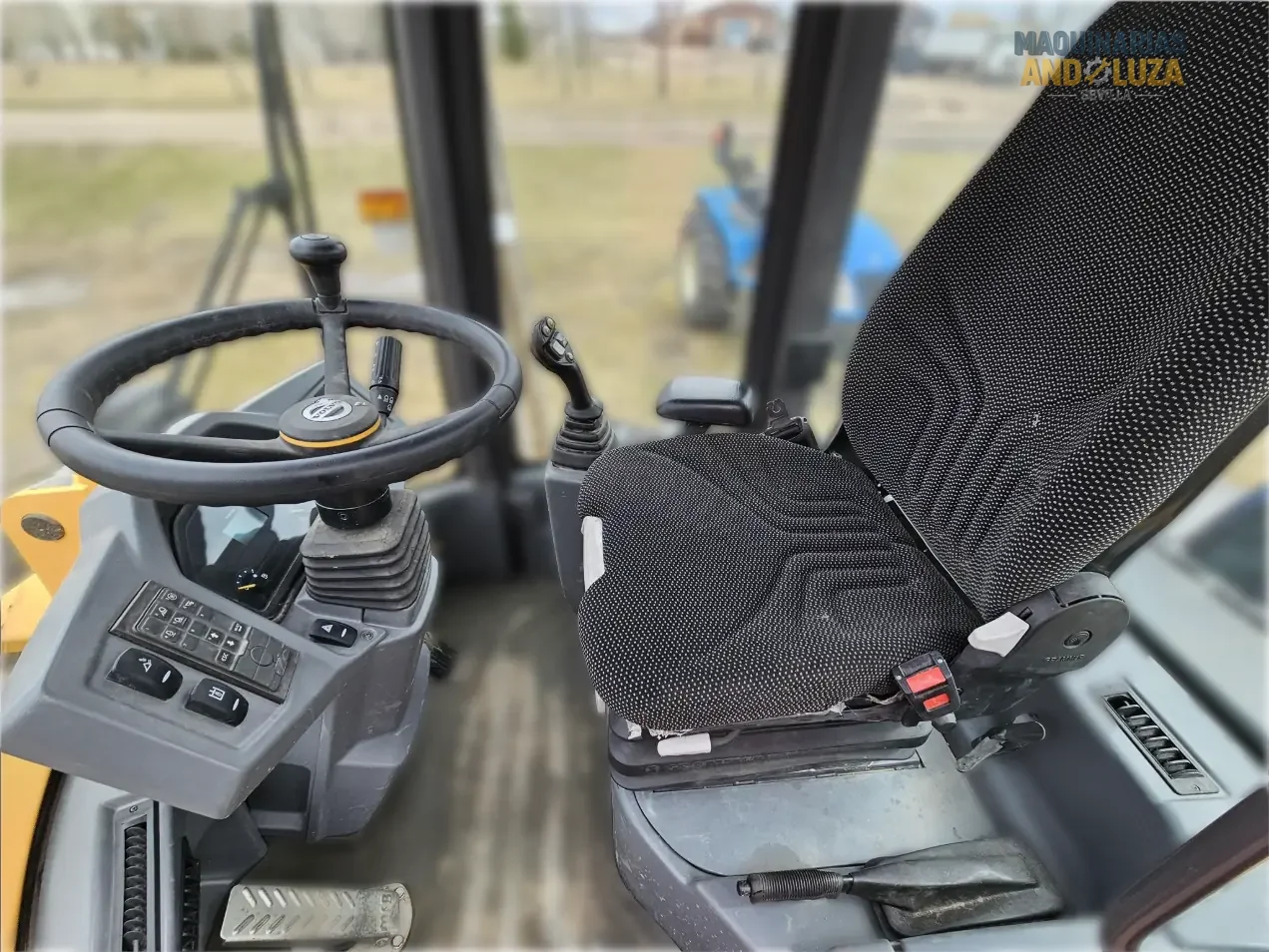 2021 Volvo L30GS compact wheel loader with articulated steering, high-speed portal axles, and Z-bar linkage for efficient material handling and loading.