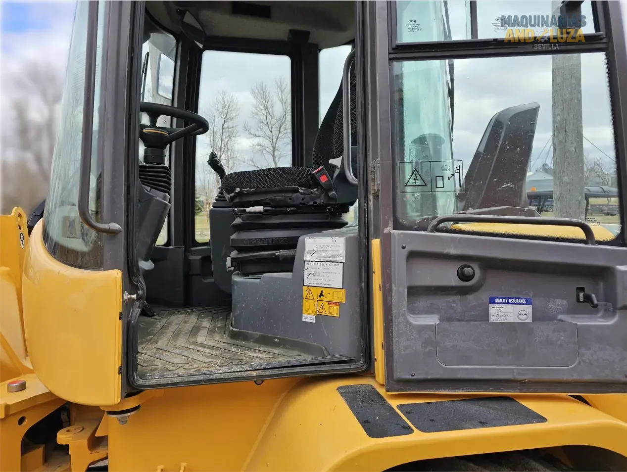 2021 Volvo L30GS compact wheel loader with articulated steering, high-speed portal axles, and Z-bar linkage for efficient material handling and loading.