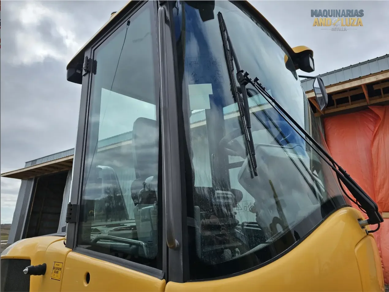 2021 Volvo L30GS compact wheel loader with articulated steering, high-speed portal axles, and Z-bar linkage for efficient material handling and loading.