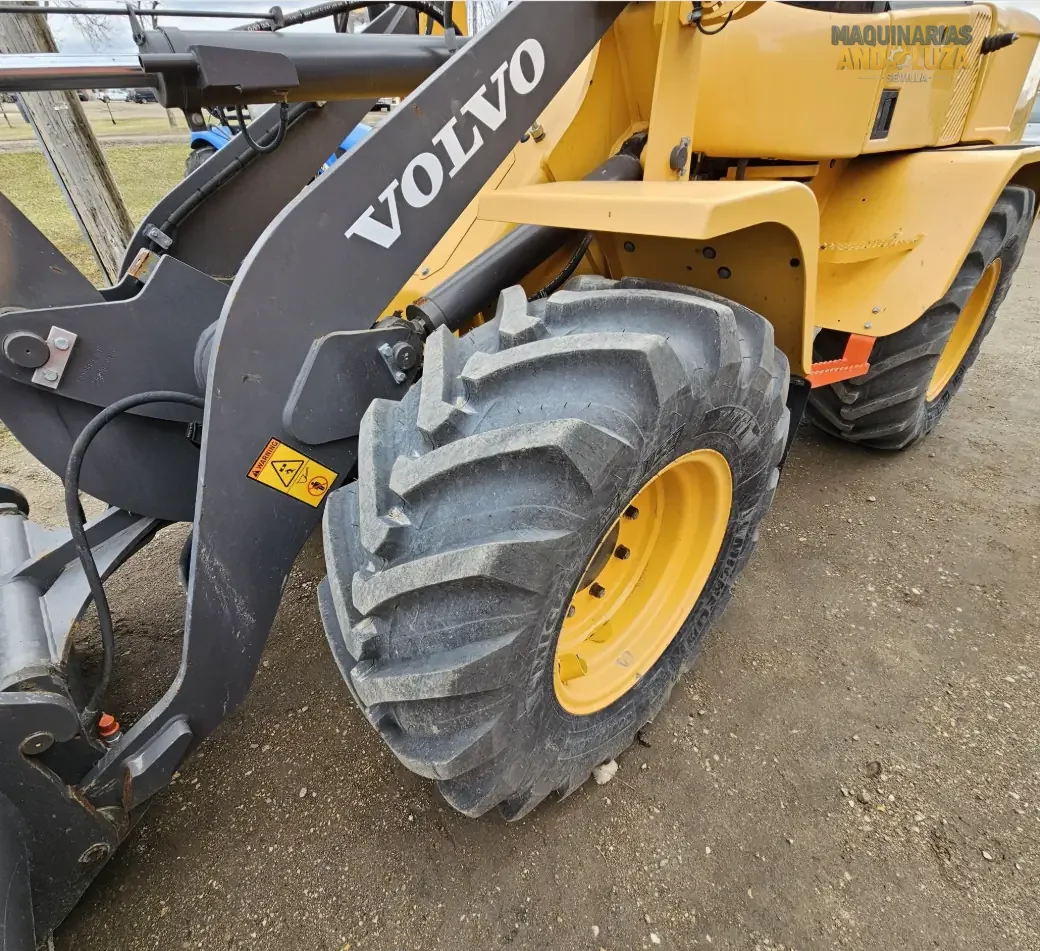 2021 Volvo L30GS compact wheel loader with articulated steering, high-speed portal axles, and Z-bar linkage for efficient material handling and loading.
