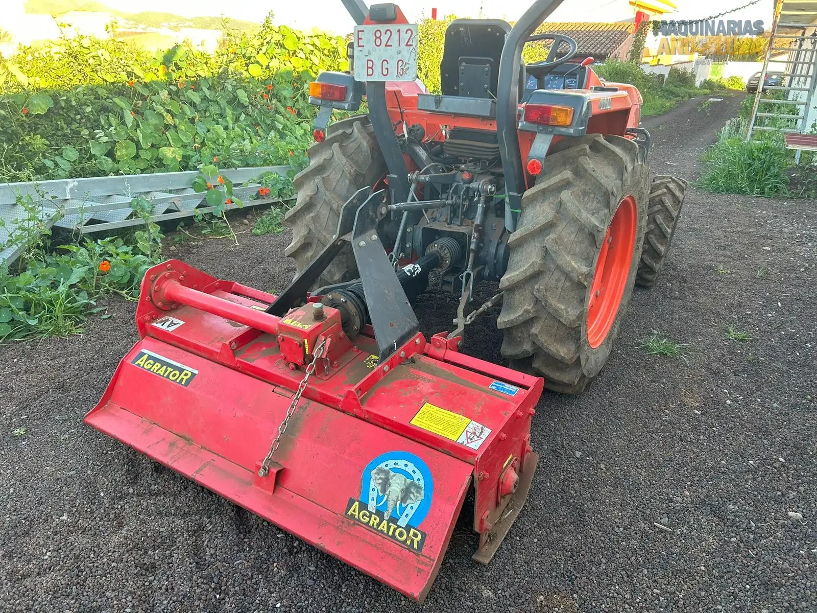 2014 Kubota L3200 - Imagen 2