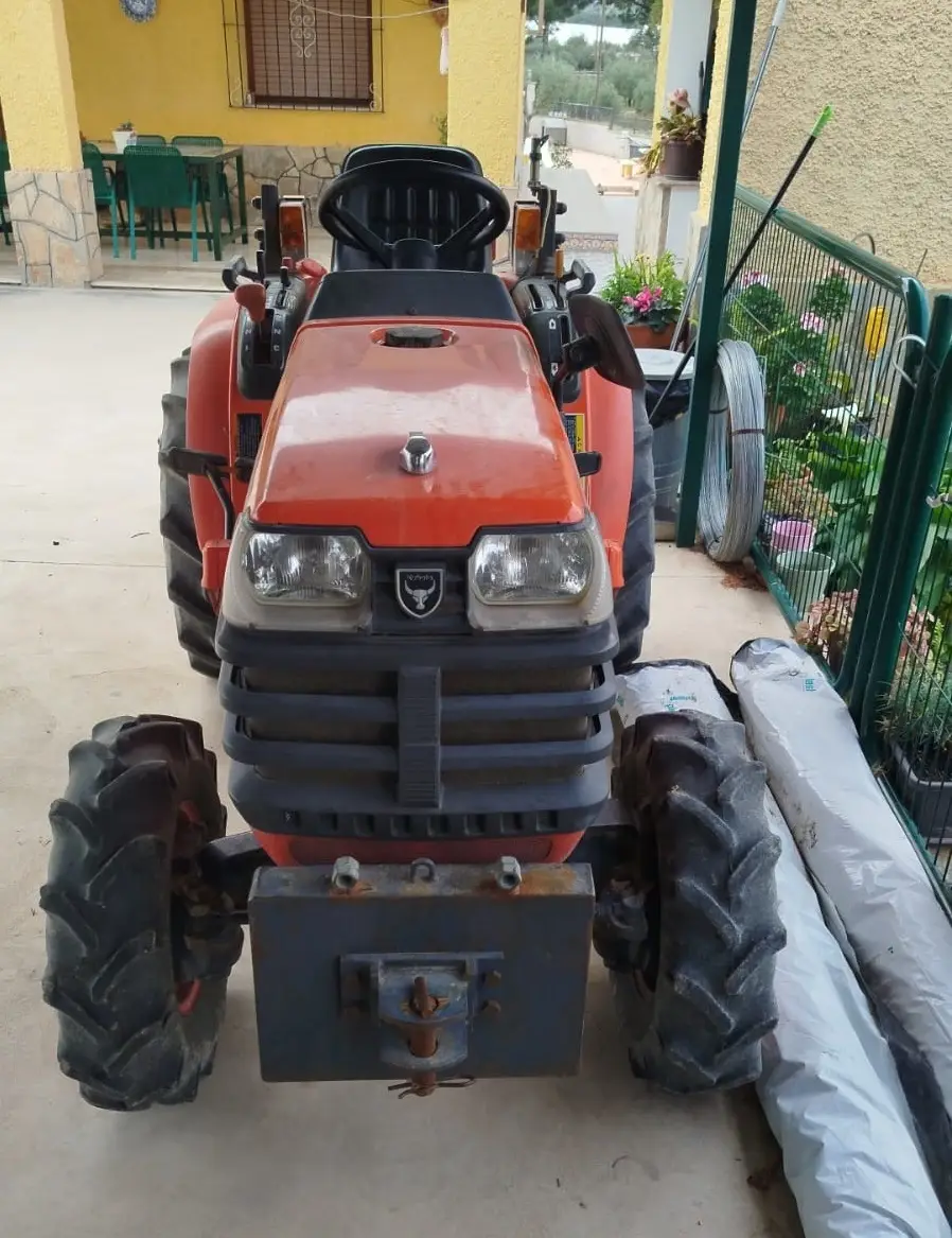 1999 Kubota B2400